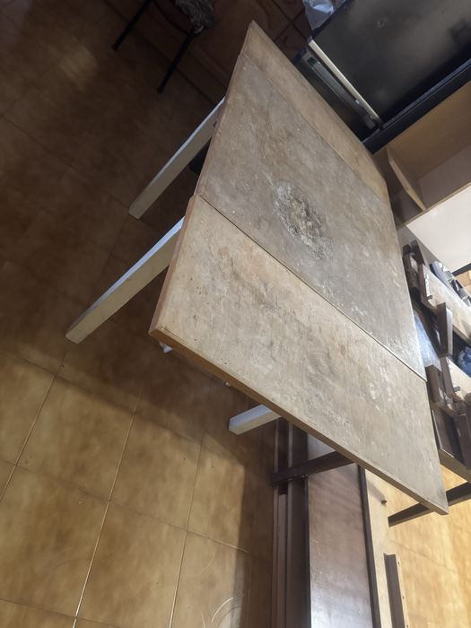 Продава дървена маса