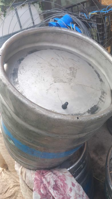 Butelie hidrofor din butoi de bere