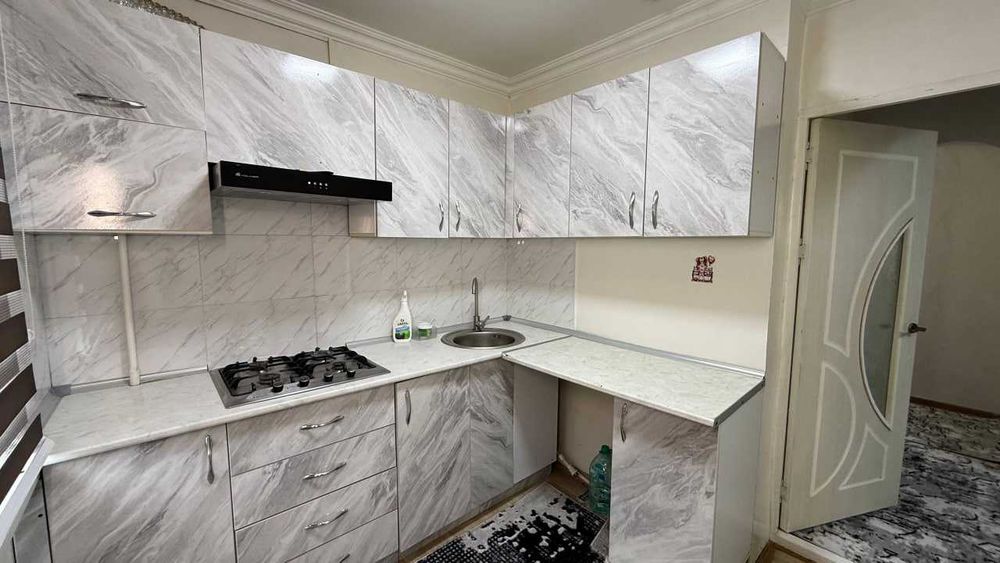 Фрунзиский Ойбек раддом 3 қаватда 2 хонали квартира сотилади. ID: 1831