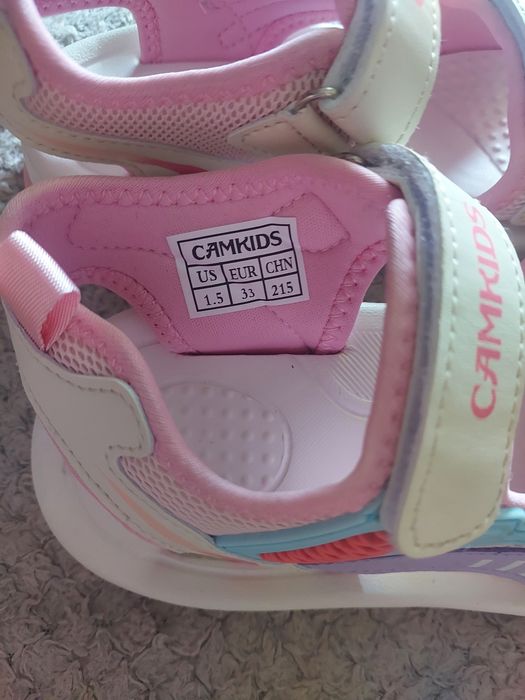 Продам сандали новые