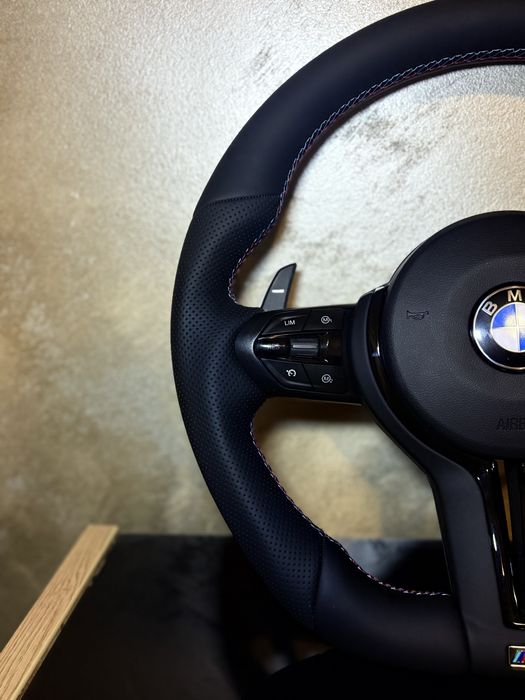 Volan BMW M PERFORMANCE cu Padele si Airbag - Compatibilitate larga