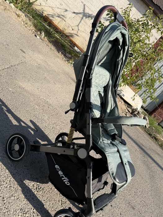 Продам коляску 20 тыс