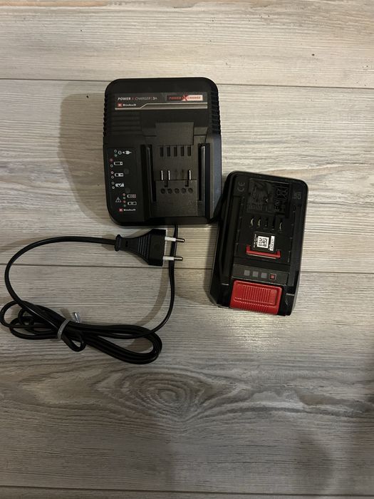 Акумулаторна полираща/шлифовъчна машина EINHELL +зарядно и батерия