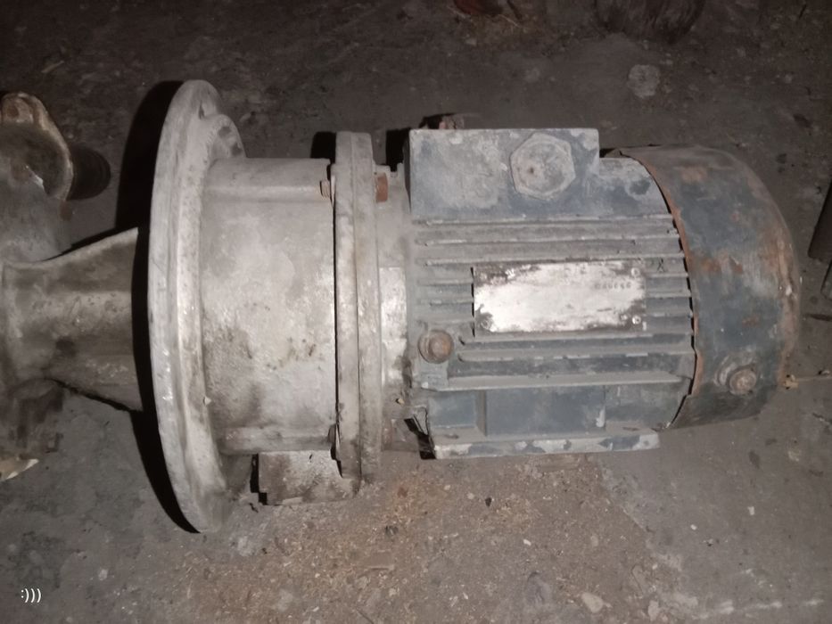 Продам электродвигатели