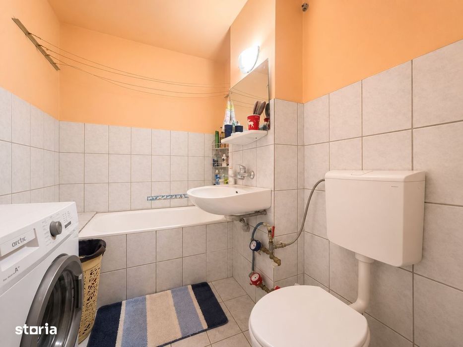 Apartament 3 camere decomandat, zona Alfa, etaj 1, două băi