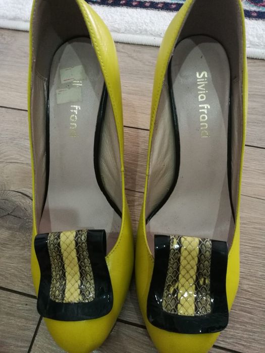 Красивая женская обувь