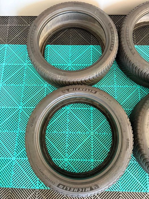 Set anvelope  mixte All Season 235 45 R20 100H Michelin Cross Climate 2 Suv dot 4023 6.67mm