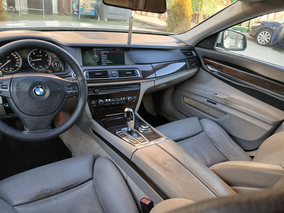 BMW 7 Series 2010 — imagine 5