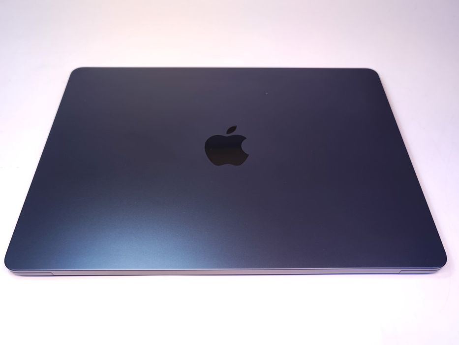 MacBook Air 13 2022 M2 A2681 SSD256/8GB RAM | #D90834