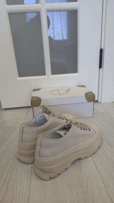 Кроссовки кожанные турецкие