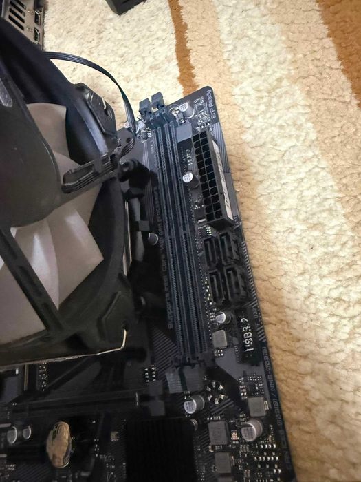 Kit placa baza H610M-K v3 + i5 12400f