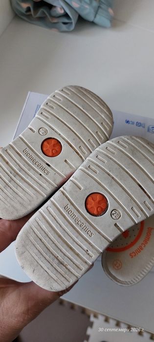 Продавам детски(бебешки) маратонки/обувки  Biomecanics 23 номер