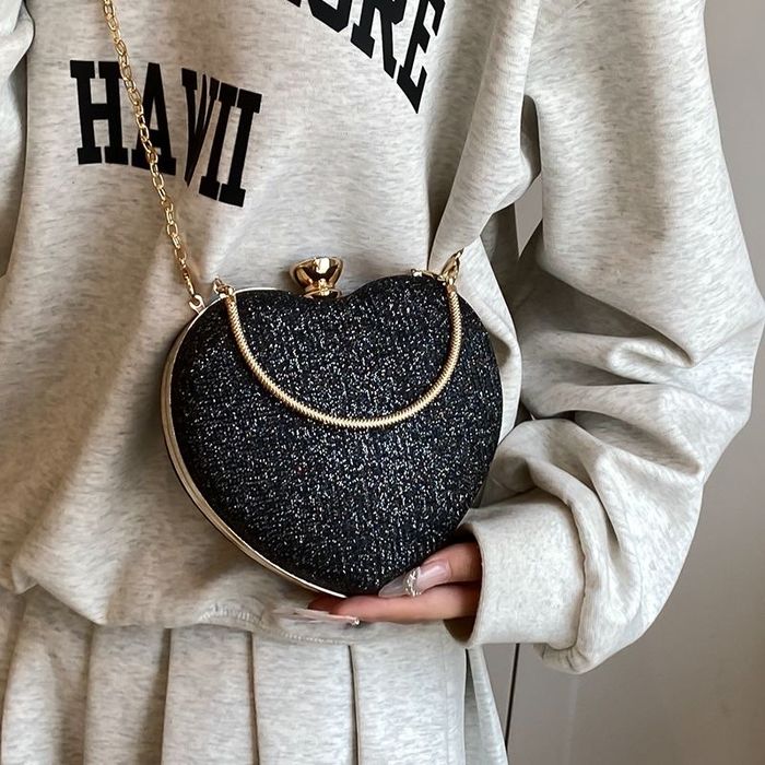 Вечерняя сумочка-клатч в виде сердца