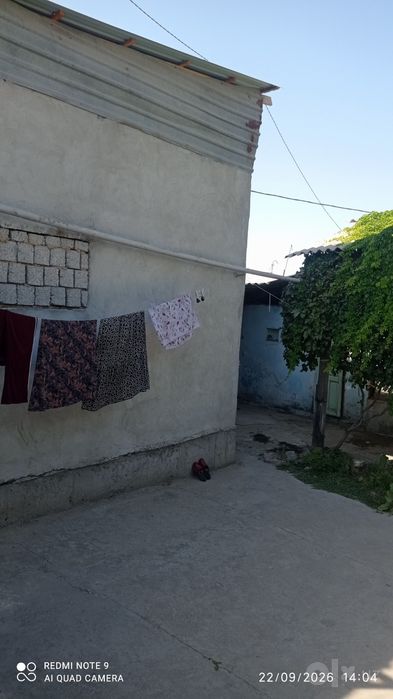 Uy sotiladi 3sotik 4 xona