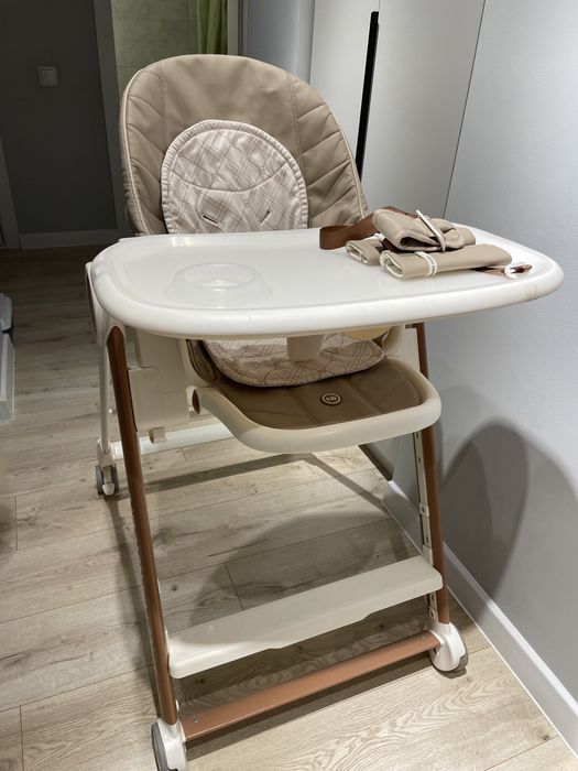 Продам стульчик для кормления happy berny v2