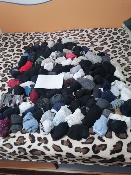 OFERTA : 100 perechi de ciorapi pentru adulți