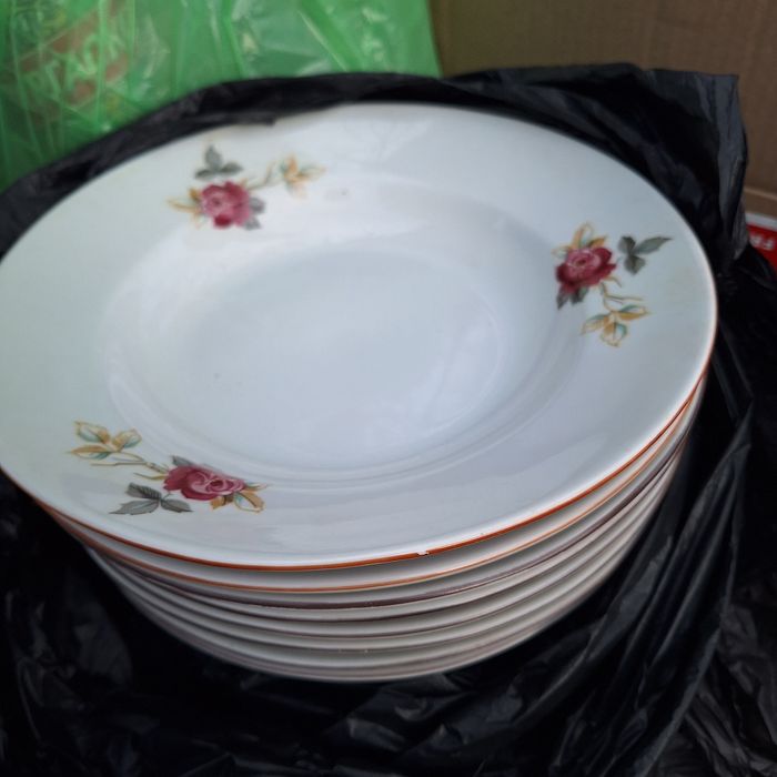 Халби чаши за бира чинии