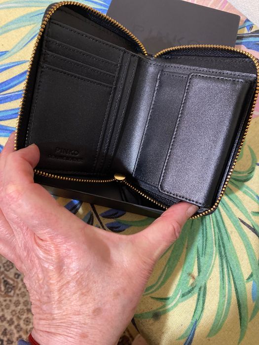 Ново дамско портмоне Пинко