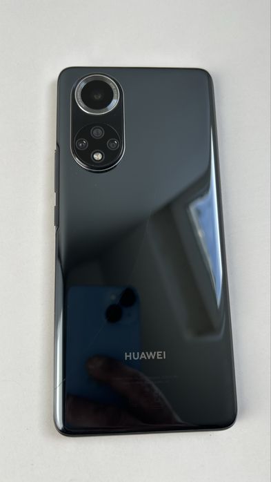 Huawei nova 9 със зарядно