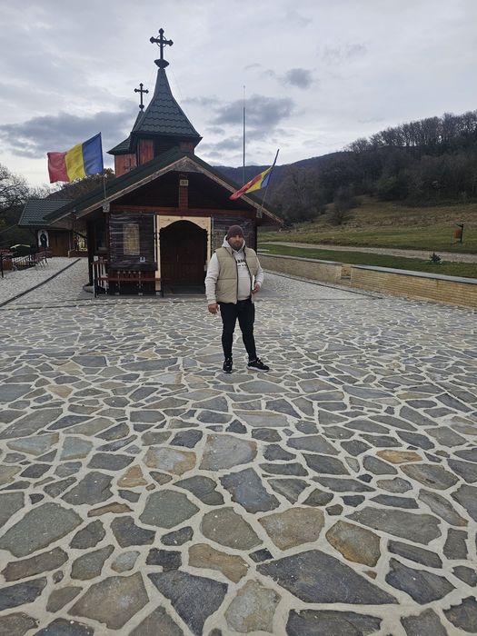 Piatra naturala de munte de Grecia 100%. Lucrez în toată Țara