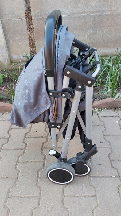 Vând cărucior Chipolino Clarice