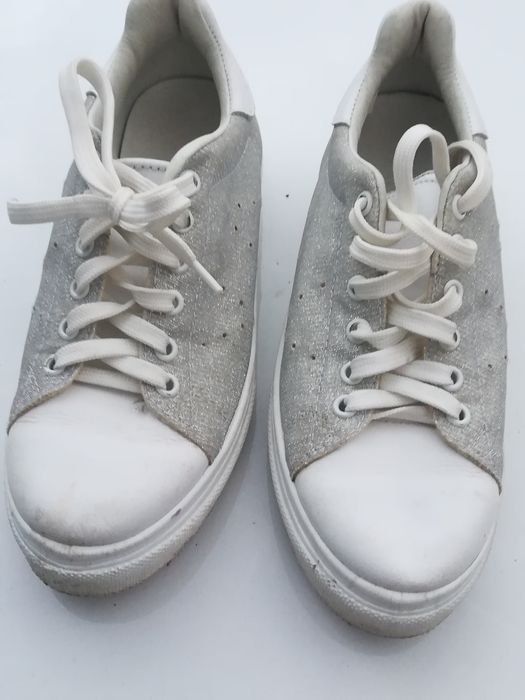 Încălțăminte fete. Piele naturala. În stare bună.