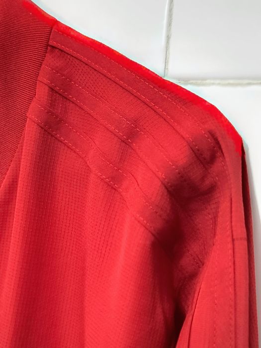 Geaca marca Adidas mărime L culoare roșie și neagra