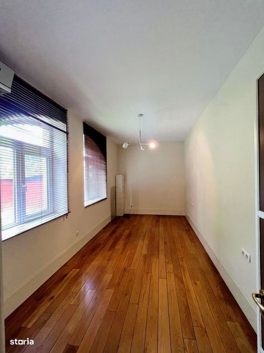 Vilă Pipera | 360 mp | Teren 1.000 mp | 8 camere | 5 băi | Garaj