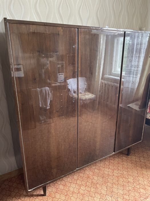 Продам стол