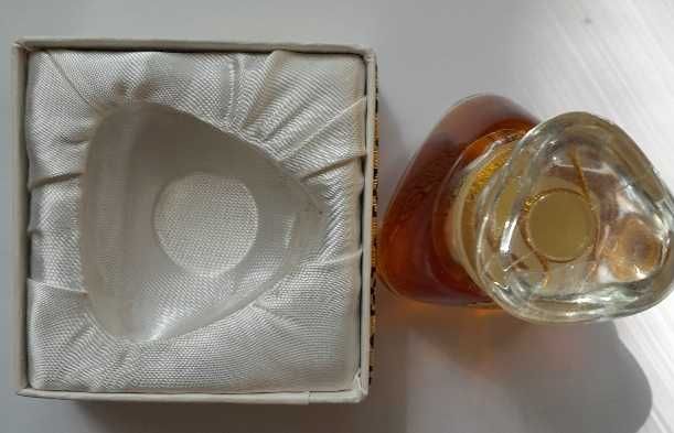 срочно продам египетские духи февери. 70 годы 20 век.