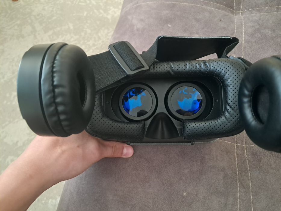 Продаю очки виртуальной реальности .