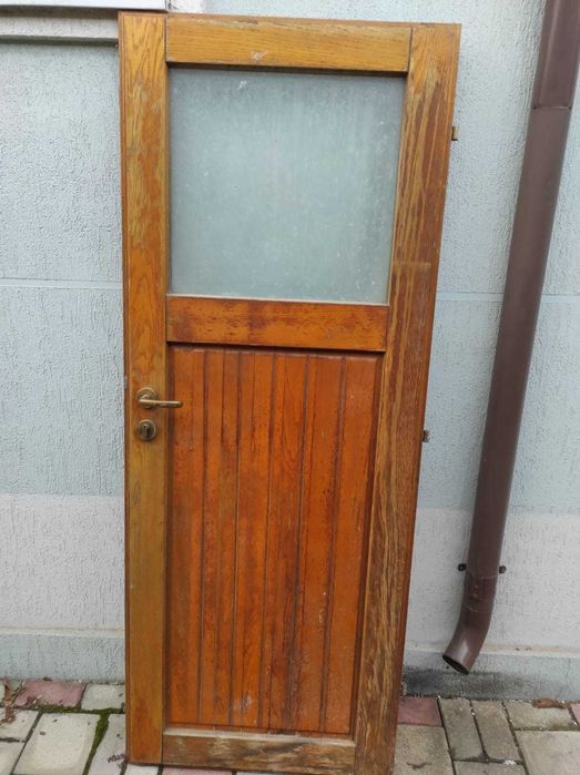 Usa din stejar utillizata