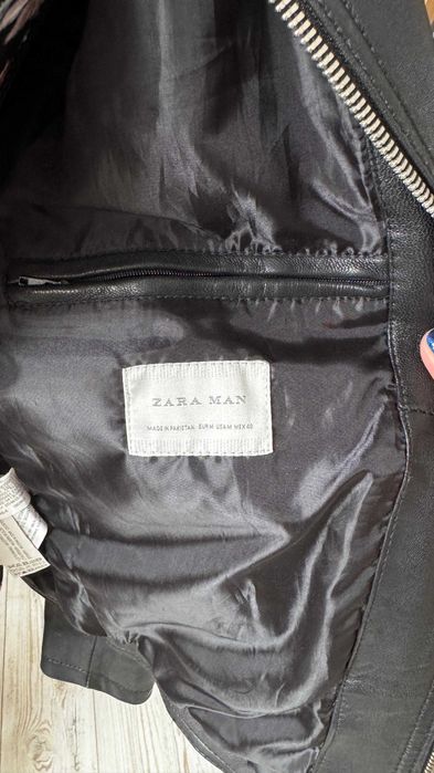 Vand geaca 100% Piele Zara Man in stare impecabila - Marimea M