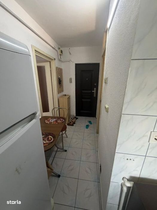 Garsoniera decomandata, 35 mp utili, etaj 1/4, zona Lapus Argesi