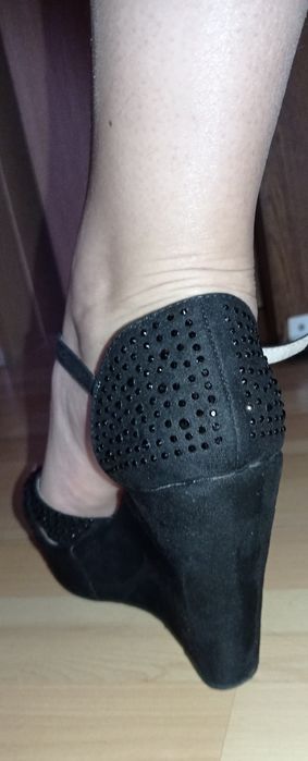 Pantofi cu toc moderni