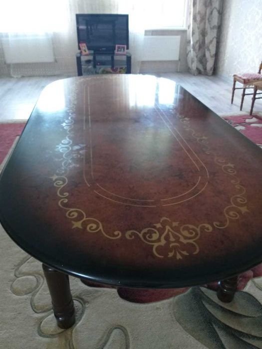 Продам обеденный стол
