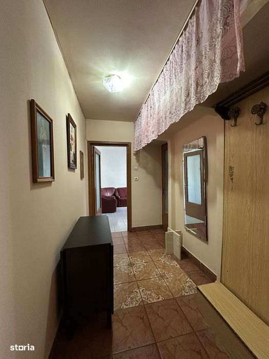 Agentia imobiliara VIGAFON vinde apartament 3 camere Malu Rosu