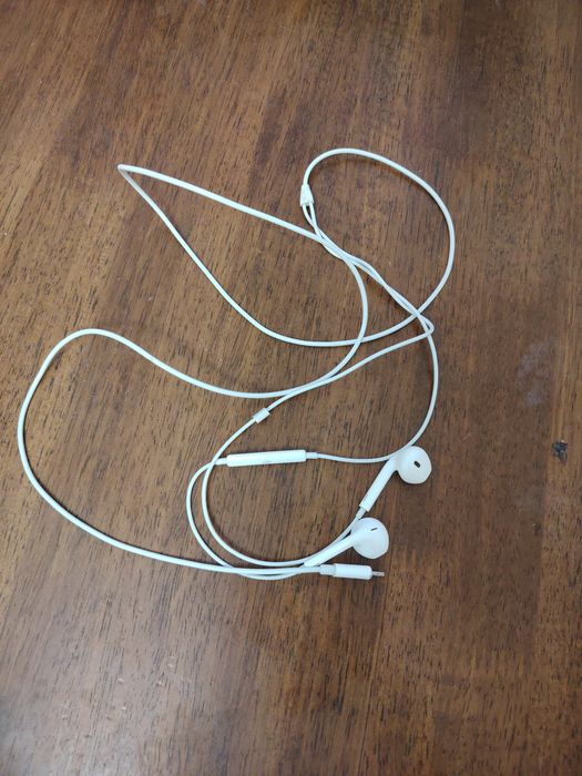 Проводные наушники Apple lihtning