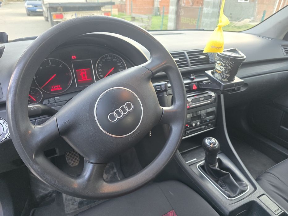 Продава се Ауди А4   2000 евро