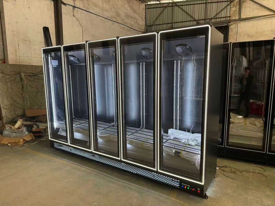Vitrină verticală 3060 mm 5 uși 2–8°C LED