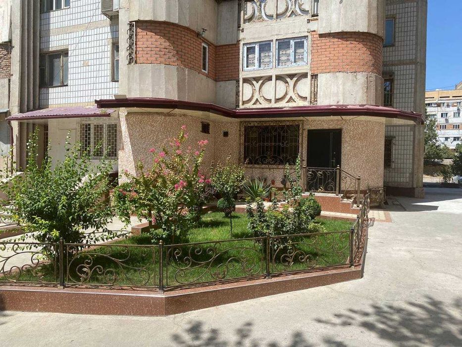 Продается 5ти комнатная квартира Массив Самарканд Дарвоза, Коратош