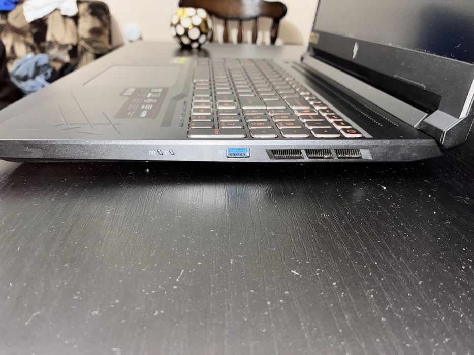 Laptop ACER NITRO V16 AMD-RTX 4060