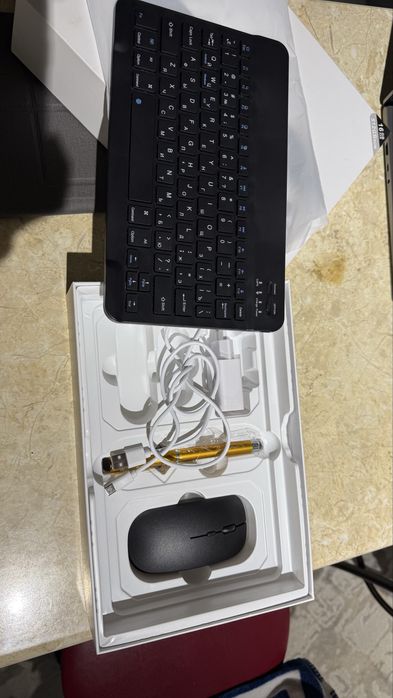 Планшет G2000 android