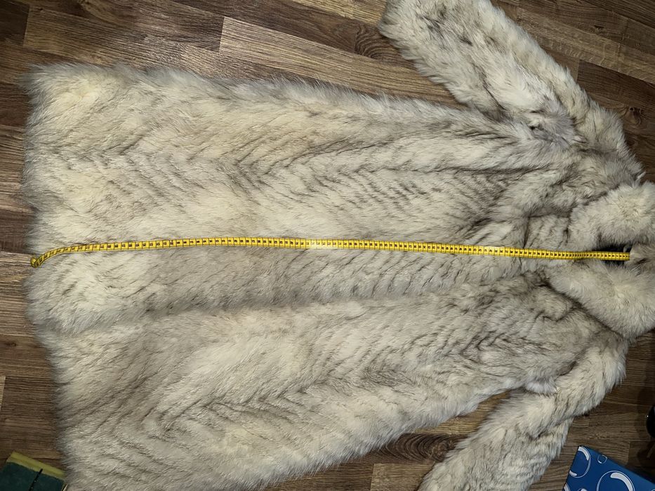 Blana de dama eleganta in stare buna