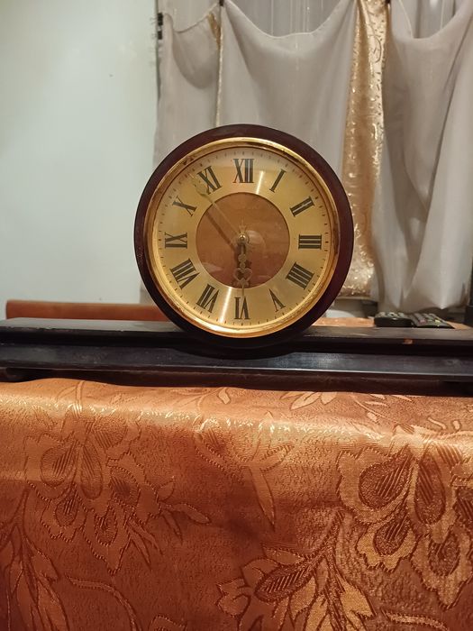 Продаются настольные часы ссср