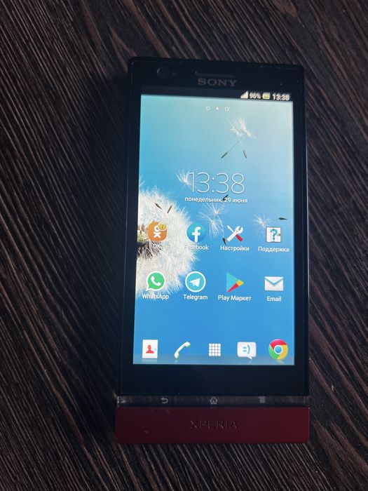 Продам телефон sony xperia