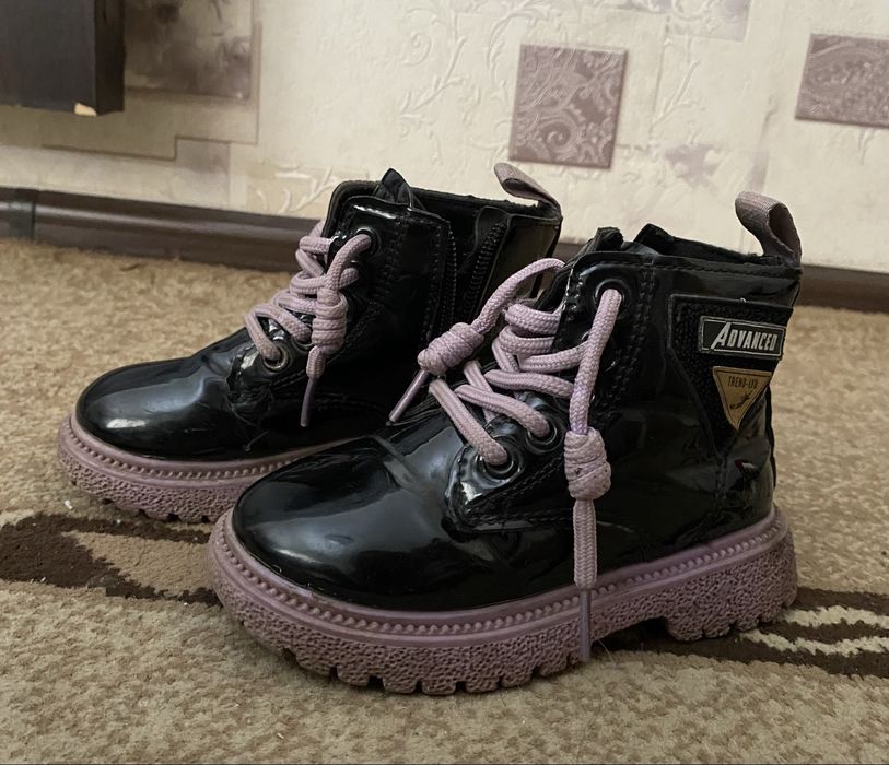 Продается детская обувь