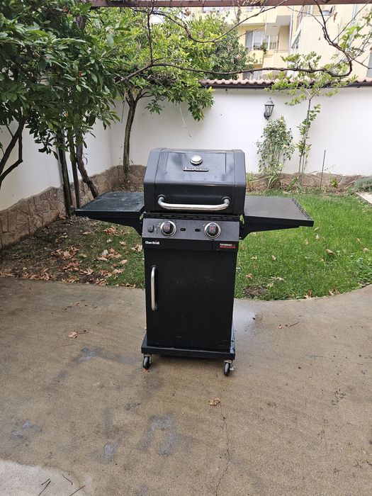 Продавам газово барбекю Char-broil