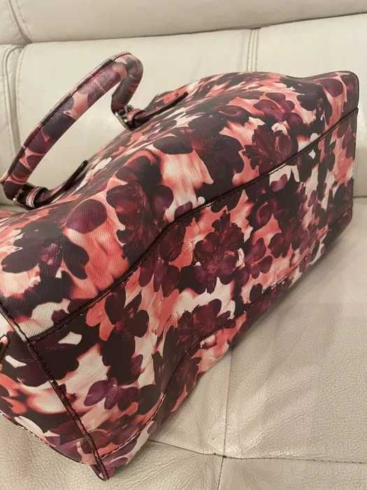 Чанта Guess цветна