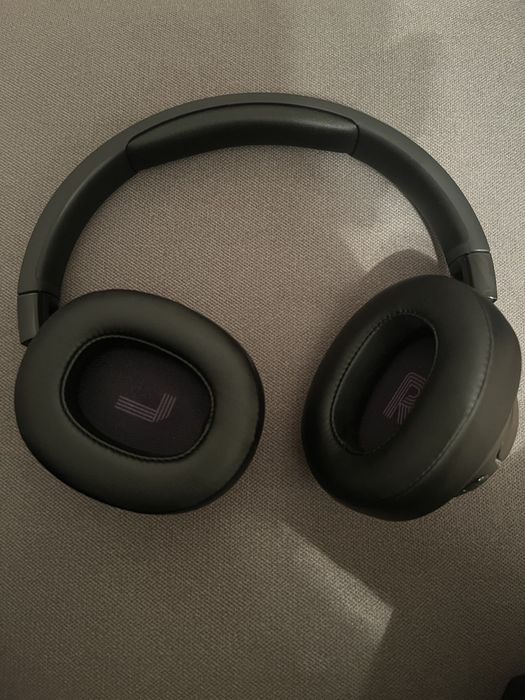 Продам наушники JBL tune 720 bt